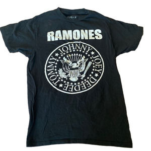 Ramone’s Shirt Size Small PRICE FIRM 💥